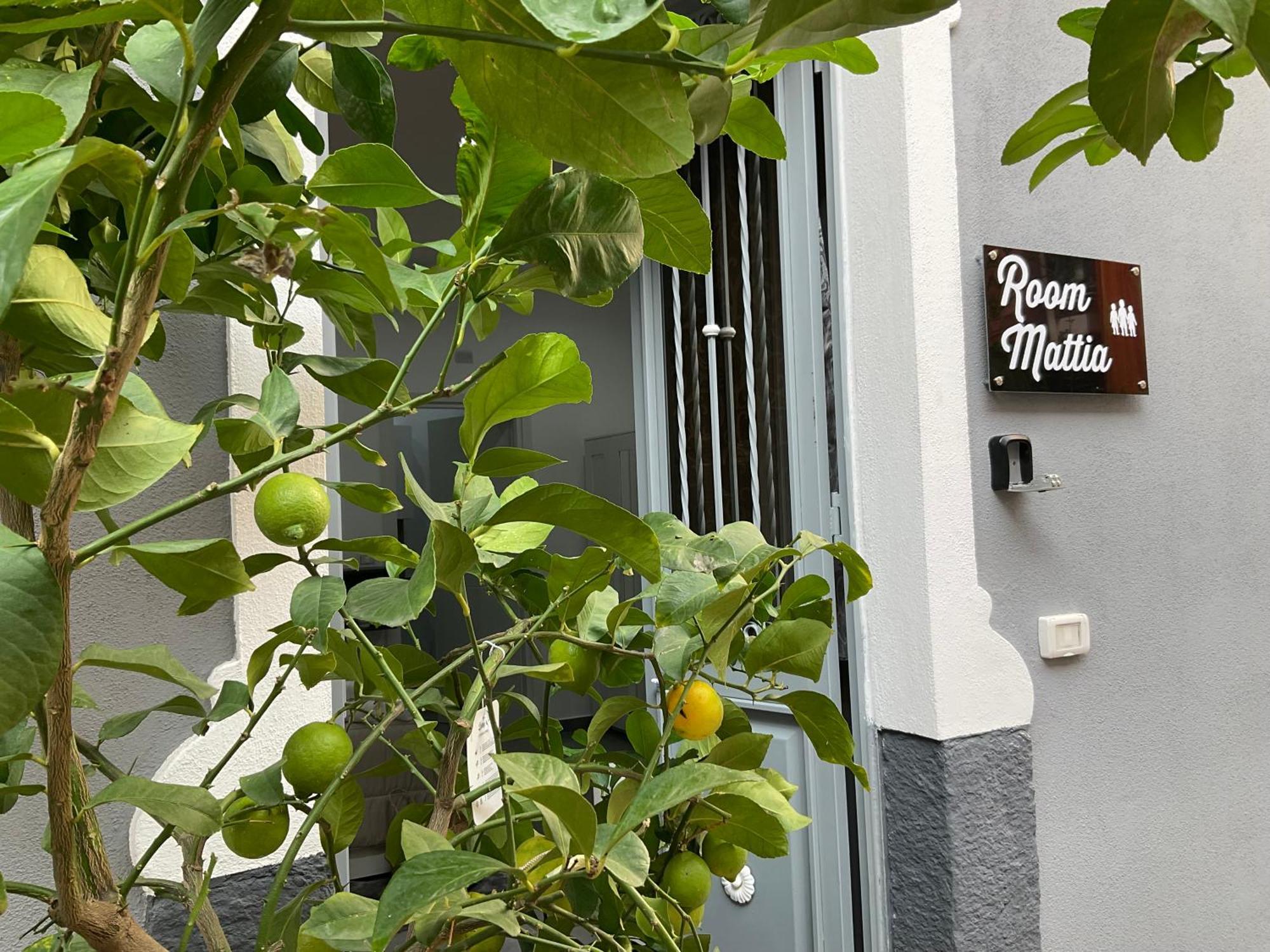 Alle Porte Del Castello 23 * Aeroporto di Catania Fontana Rossa